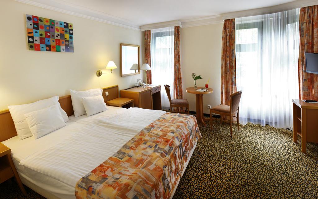 Park Hotel Hévíz Buitenkant foto
