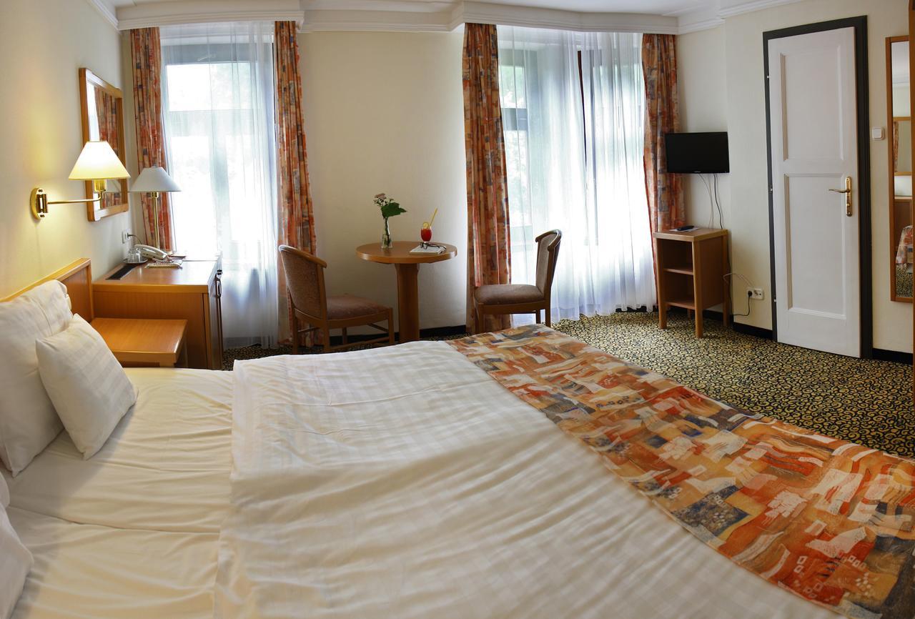 Park Hotel Hévíz Buitenkant foto