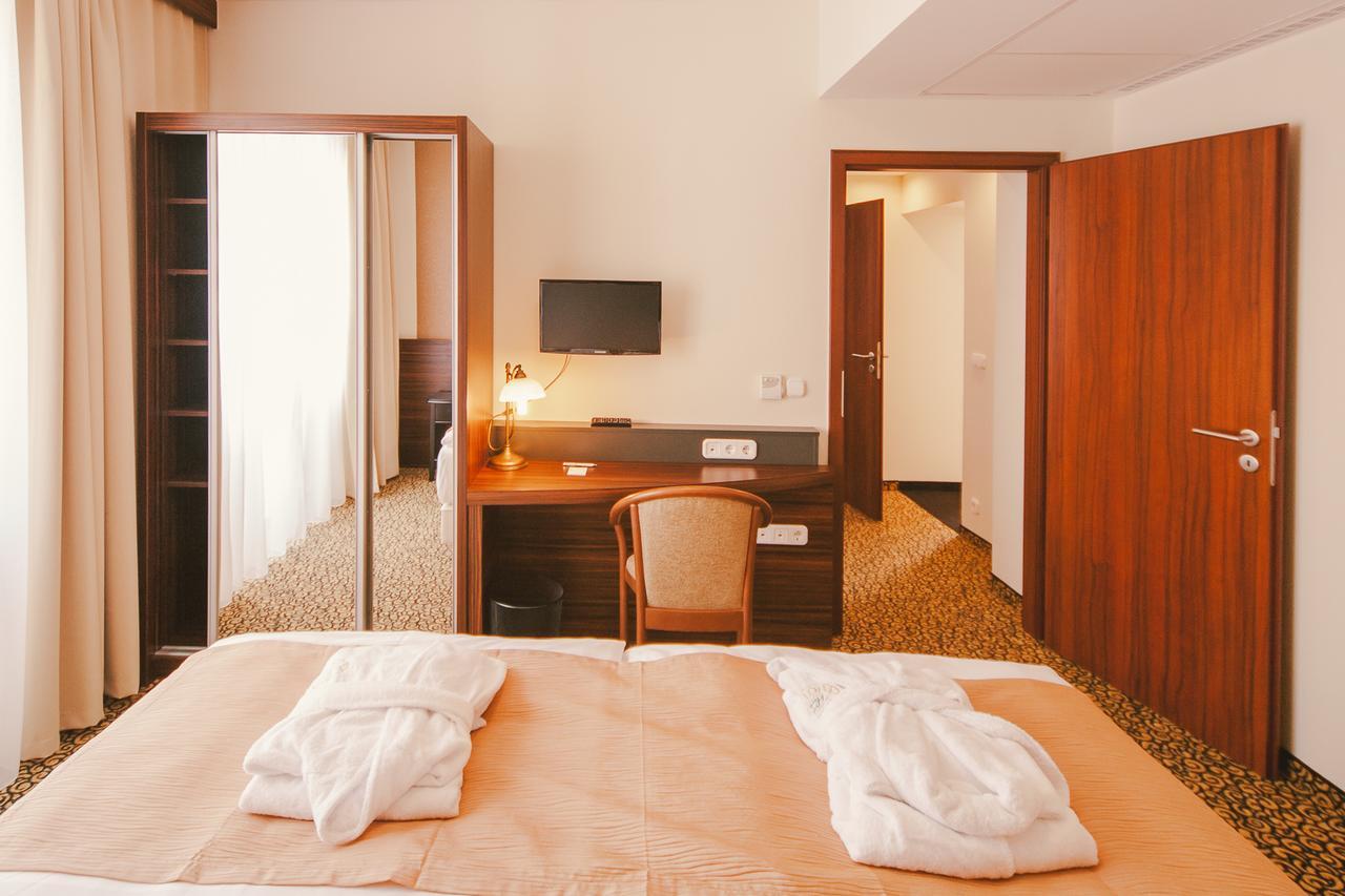 Park Hotel Hévíz Buitenkant foto